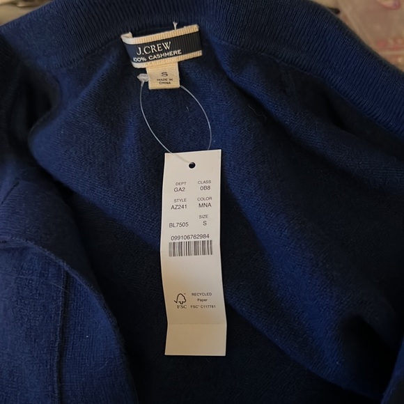 ❌SOLD❌NWT Jcrew Cashmere collared V-neck sweater - Navy - Small - Picture 8 of 10